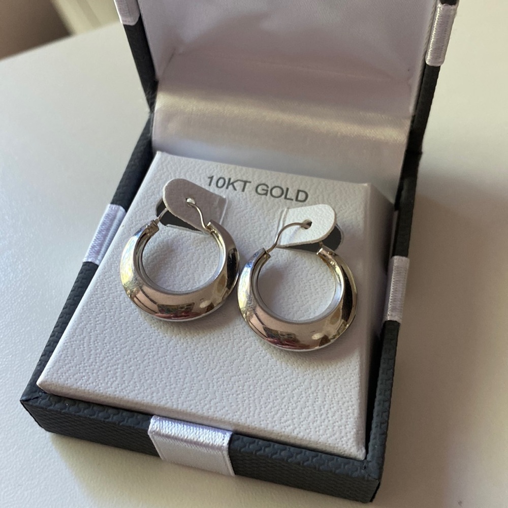 10K White Gold Hoop Earrings Reversable